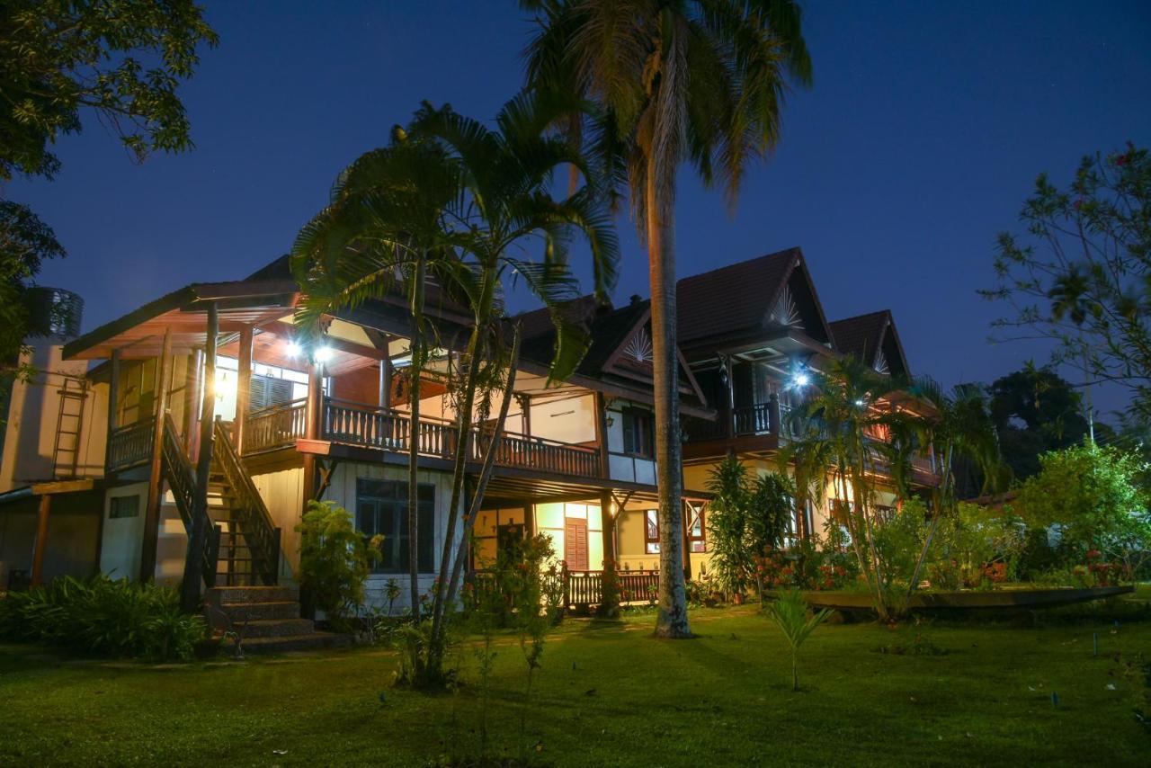 Kongmany Colonial House Hotel Muang Khong Exterior photo