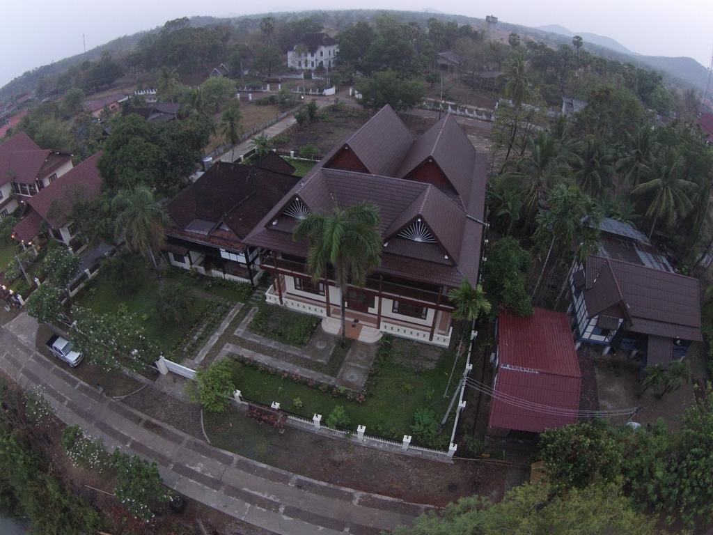 Kongmany Colonial House Hotel Muang Khong Exterior photo
