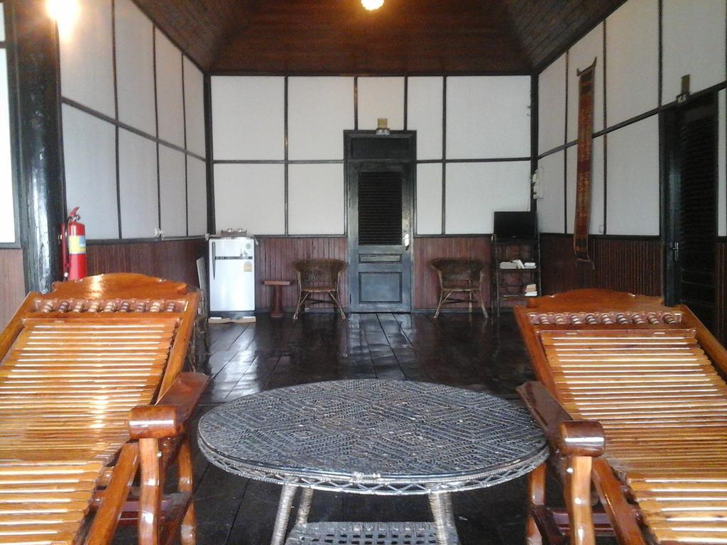 Kongmany Colonial House Hotel Muang Khong Exterior photo