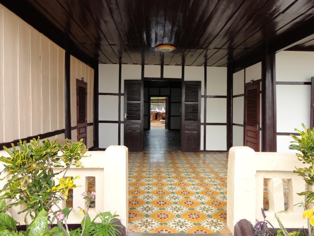 Kongmany Colonial House Hotel Muang Khong Exterior photo